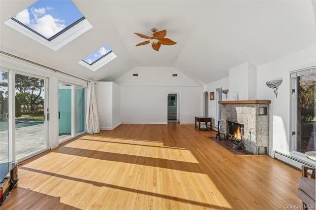 $4,995,000 | 6 Last Lane, Hampton Bays, NY 11946