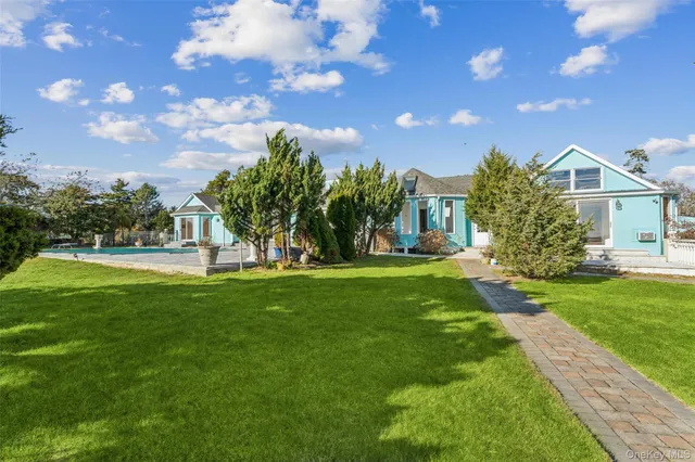 $4,995,000 | 6 Last Lane, Hampton Bays, NY 11946