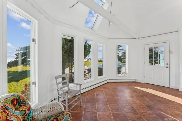 $4,995,000 | 6 Last Lane, Hampton Bays, NY 11946