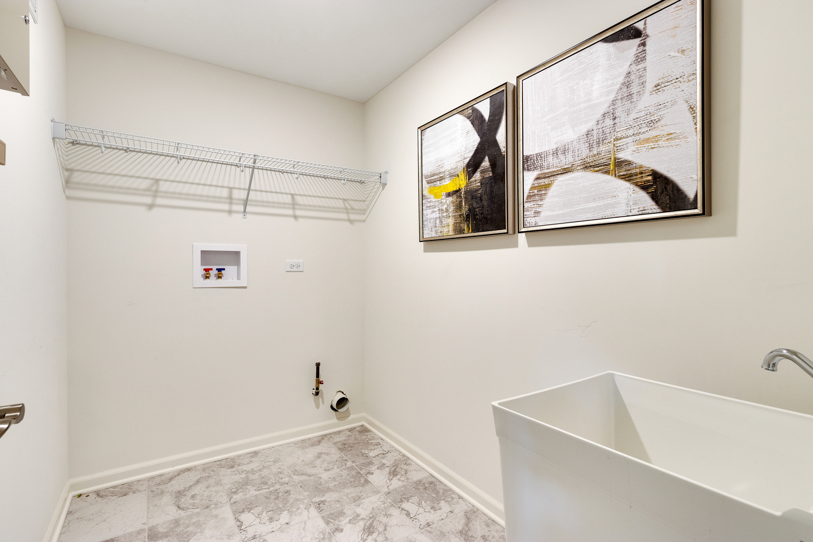 1654 BENTZ Way Batavia, IL 60510 - Photo 17 of 27 a bathroom with a bathtub and a shower