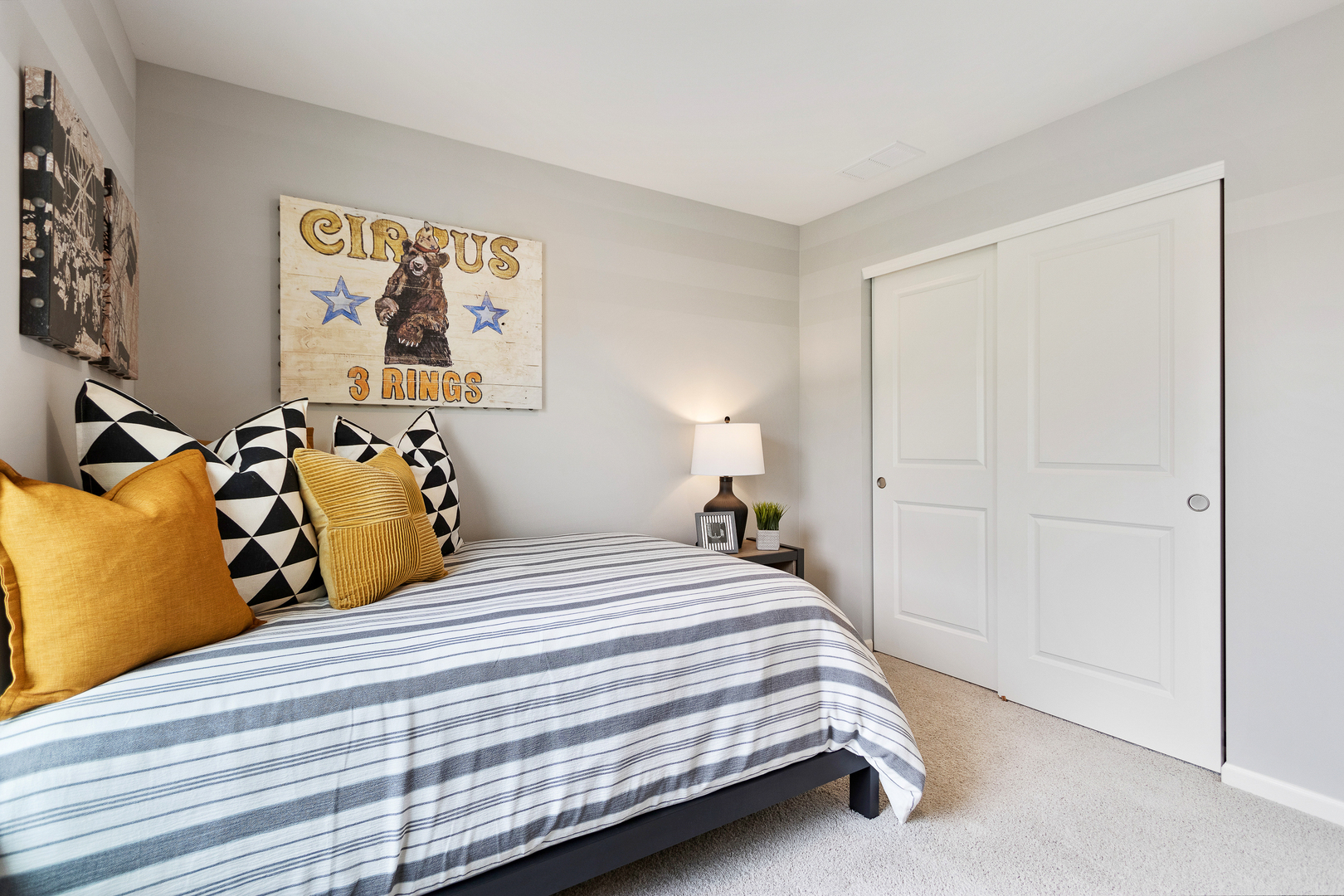 1654 BENTZ Way Batavia, IL 60510 - Photo 20 of 27 a bedroom with a bed and closet