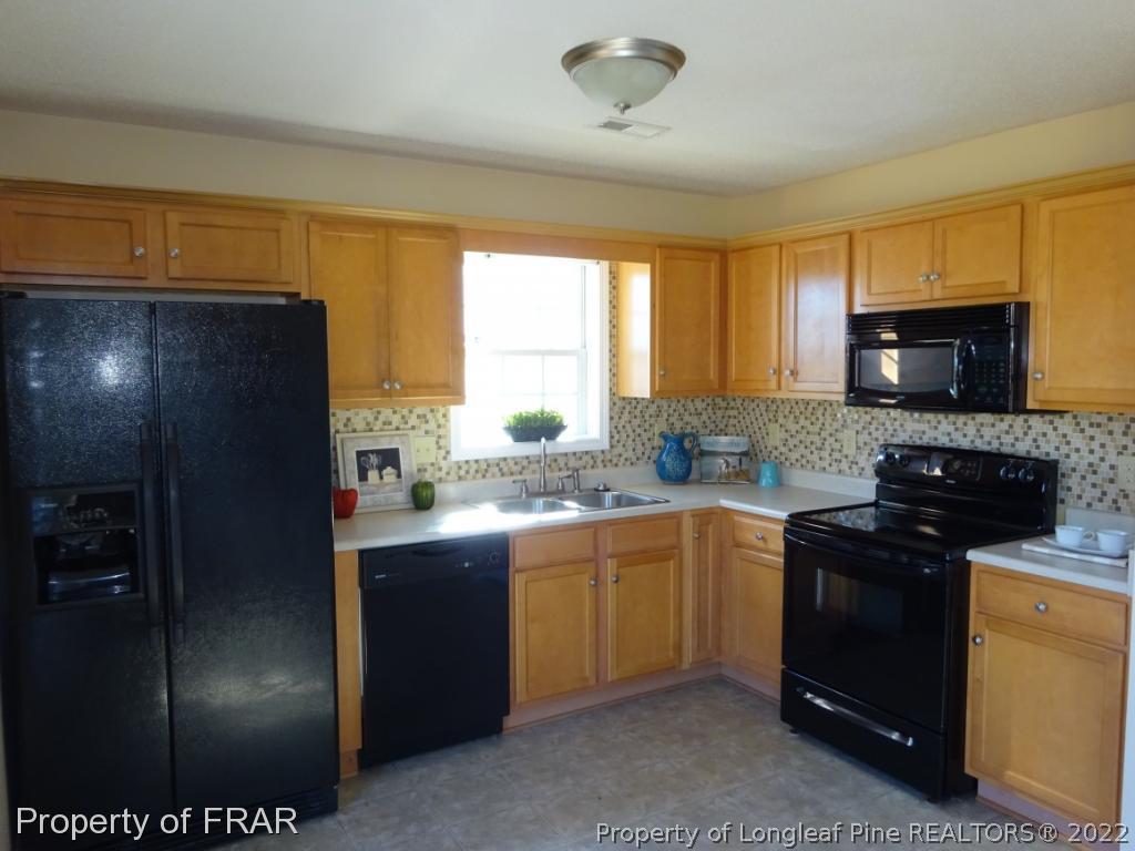 921 Bramblegate Road Hope Mills, NC 28348 - Photo 5 of 26 Gallery Image 5