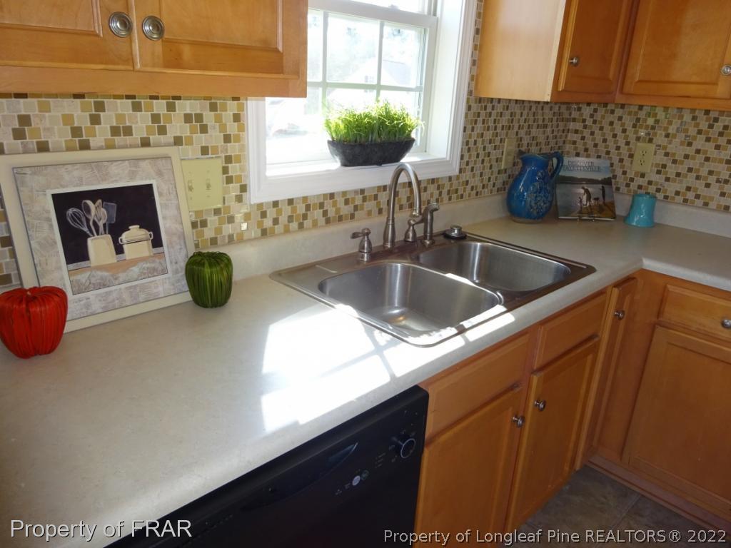 921 Bramblegate Road Hope Mills, NC 28348 - Photo 6 of 26 Gallery Image 6