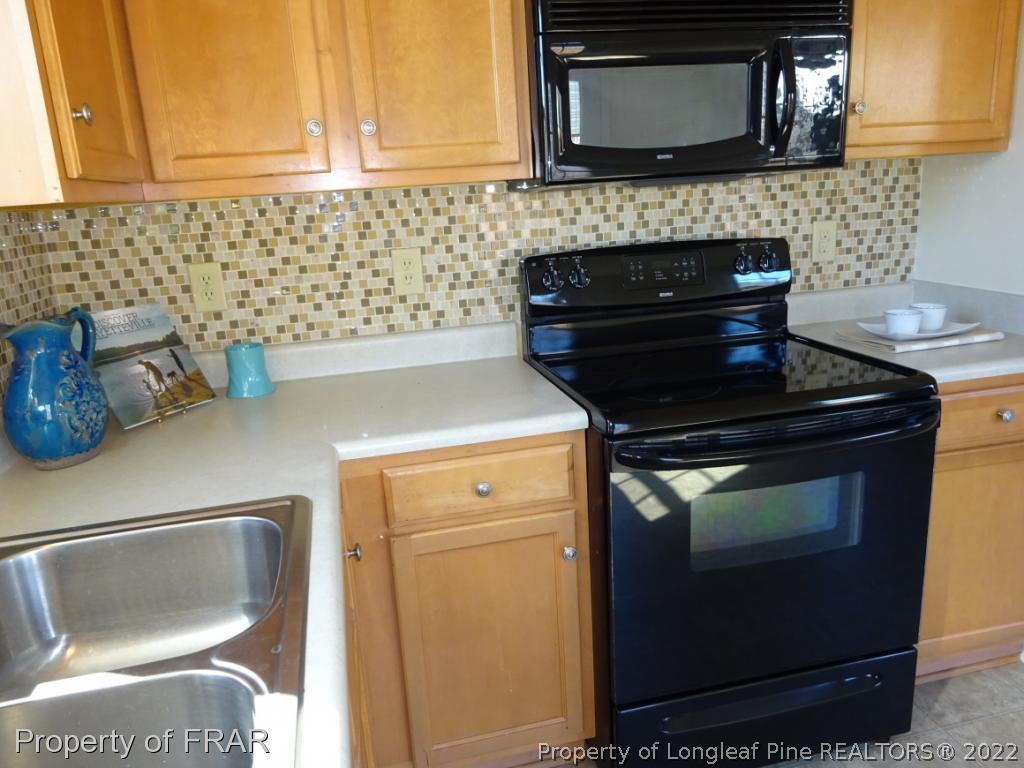 921 Bramblegate Road Hope Mills, NC 28348 - Photo 7 of 26 Gallery Image 7