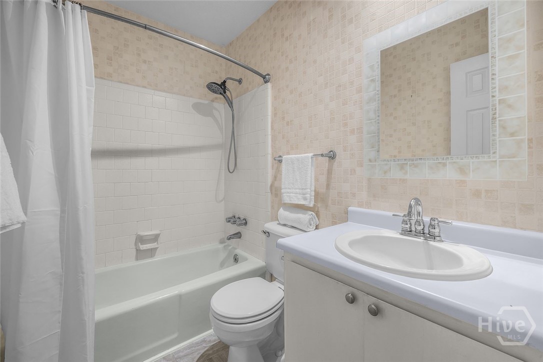 808 Birchwood Road Savannah, GA 31419 - Photo 26 of 34 Bathroom 3