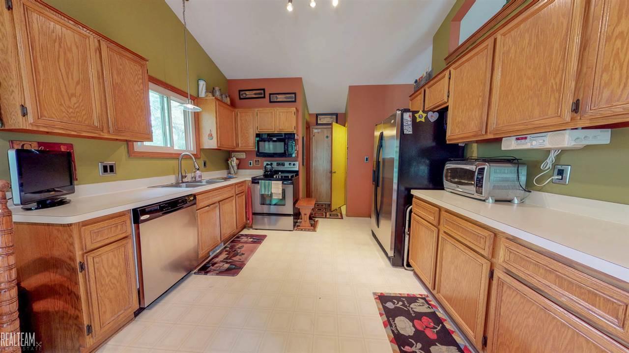 7400 Shea Road Marine City, MI 48039 - Photo 5 of 18 31352198-4.JPG
