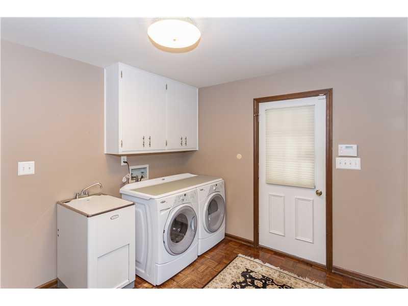 8827 Kirkham Road Indianapolis, IN 46260 - Photo 11 of 24 Gallery Image 11