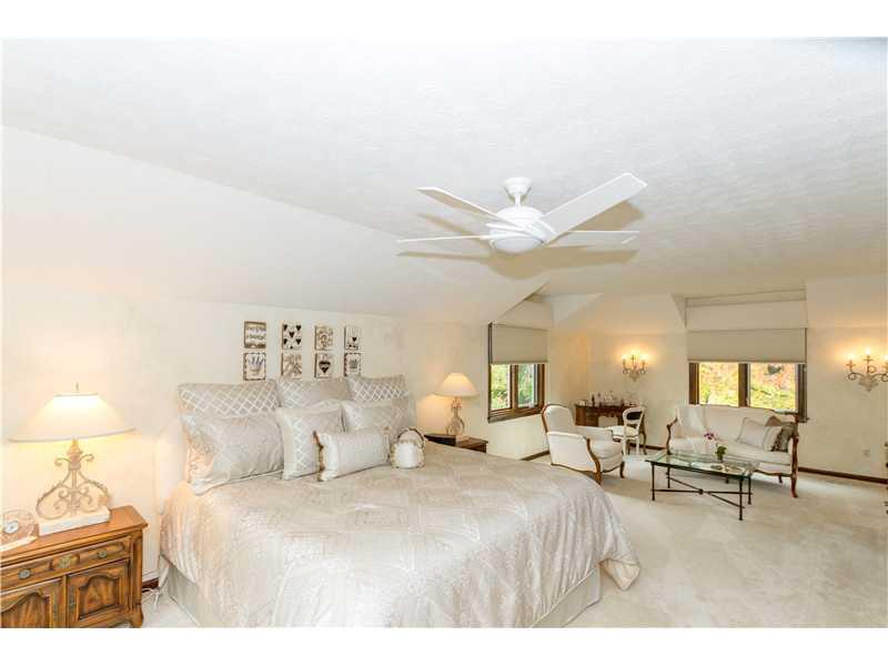 8827 Kirkham Road Indianapolis, IN 46260 - Photo 12 of 24 Gallery Image 12