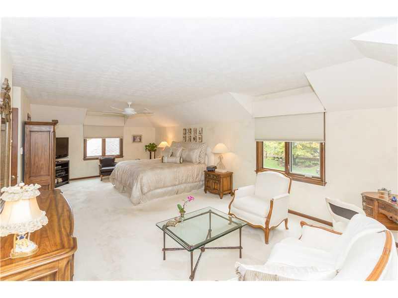 8827 Kirkham Road Indianapolis, IN 46260 - Photo 13 of 24 Gallery Image 13