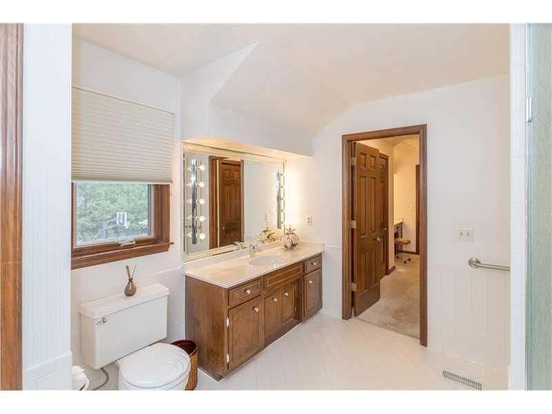 8827 Kirkham Road Indianapolis, IN 46260 - Photo 14 of 24 Gallery Image 14