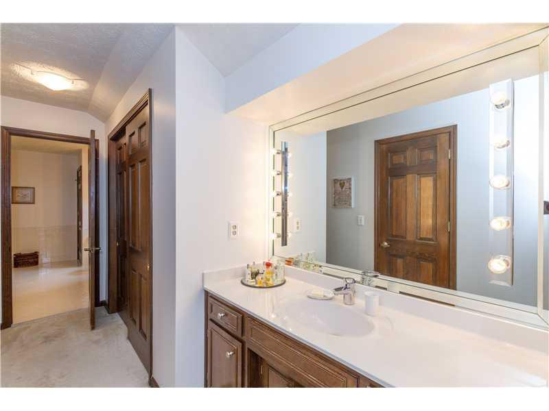 8827 Kirkham Road Indianapolis, IN 46260 - Photo 15 of 24 Gallery Image 15