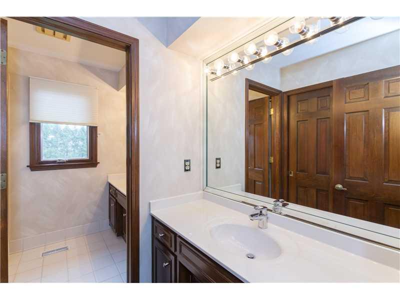 8827 Kirkham Road Indianapolis, IN 46260 - Photo 19 of 24 Gallery Image 19