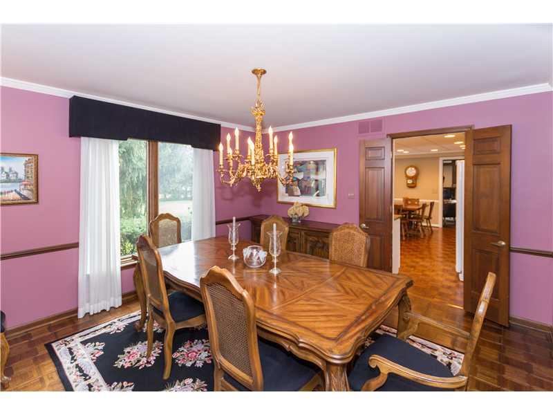 8827 Kirkham Road Indianapolis, IN 46260 - Photo 4 of 24 Gallery Image 4