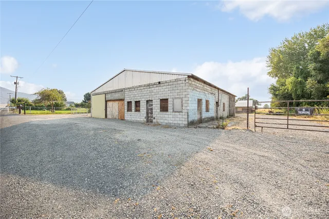 a view of house with a outdoor space
