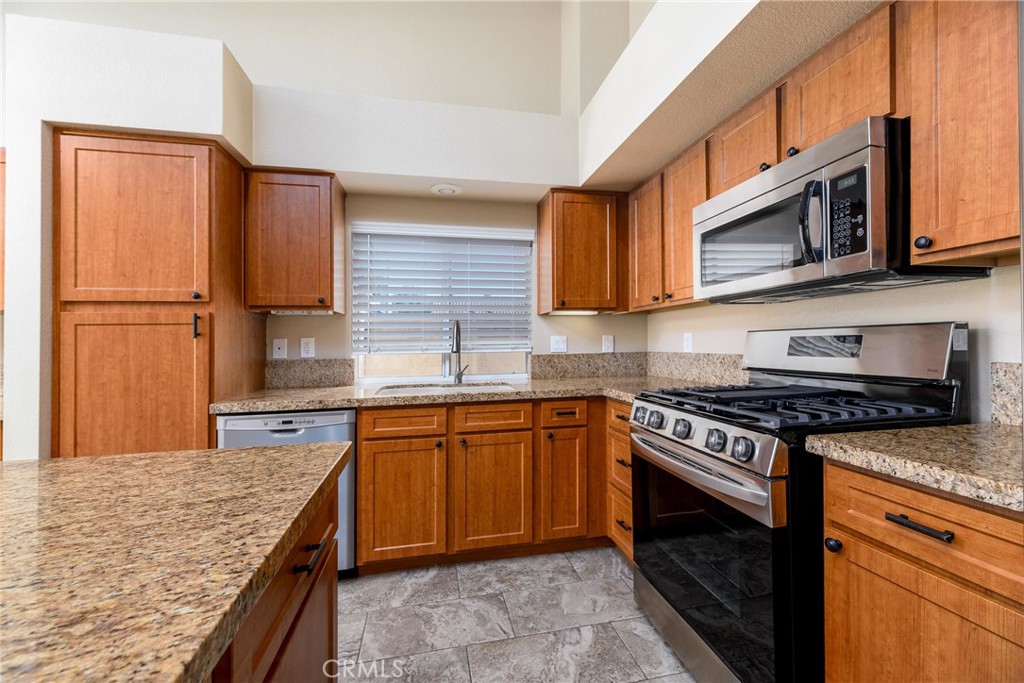 43240 Corte Almonte Temecula, CA 92592 - Photo 18 of 32