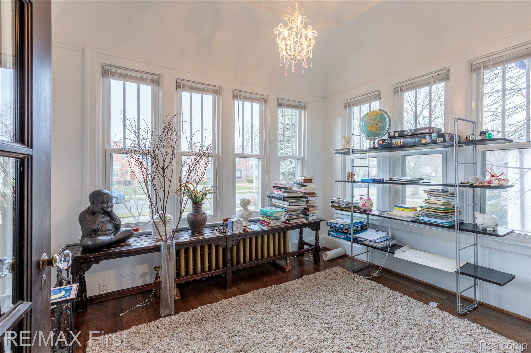 830 Barrington Road Grosse Pointe, MI 48230 - Photo 8 of 32 830 Barrington Rd-9.jpg