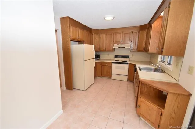 $495,000 | 46 MacIntosh Lane, Glastonbury, CT 06033