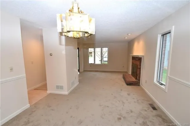 $495,000 | 46 MacIntosh Lane, Glastonbury, CT 06033