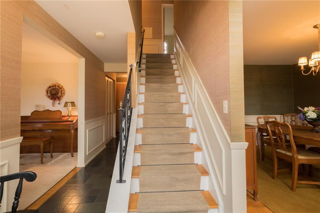 504 Goldsmith Road Pittsburgh, PA 15237 - Photo 2 of 25