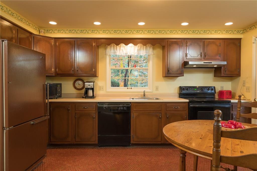 504 Goldsmith Road Pittsburgh, PA 15237 - Photo 11 of 25