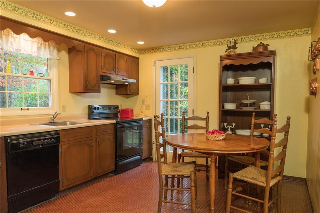 504 Goldsmith Road Pittsburgh, PA 15237 - Photo 12 of 25