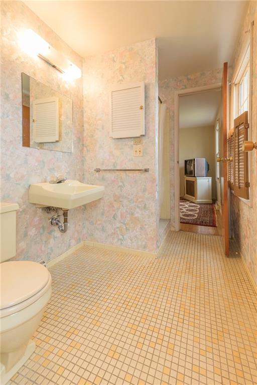 504 Goldsmith Road Pittsburgh, PA 15237 - Photo 16 of 25