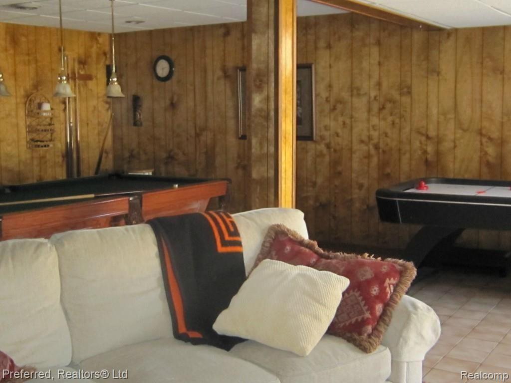 4222 Berry Road Plymouth, MI 48170 - Photo 28 of 29 4222 Berry Road LL family room 2.jpg