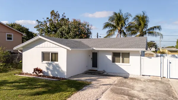 $3,500 | 119 Southeast 5th Street, Delray Beach, FL 33483