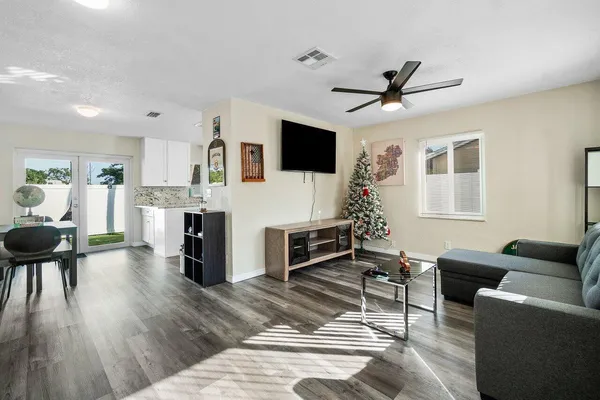 $3,500 | 119 Southeast 5th Street, Delray Beach, FL 33483