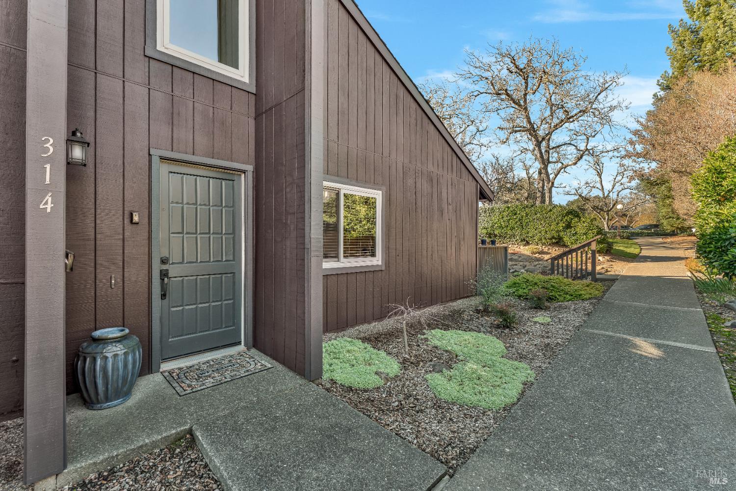 314 Los Alamos Road Santa Rosa, CA 95409 - Photo 3 of 45