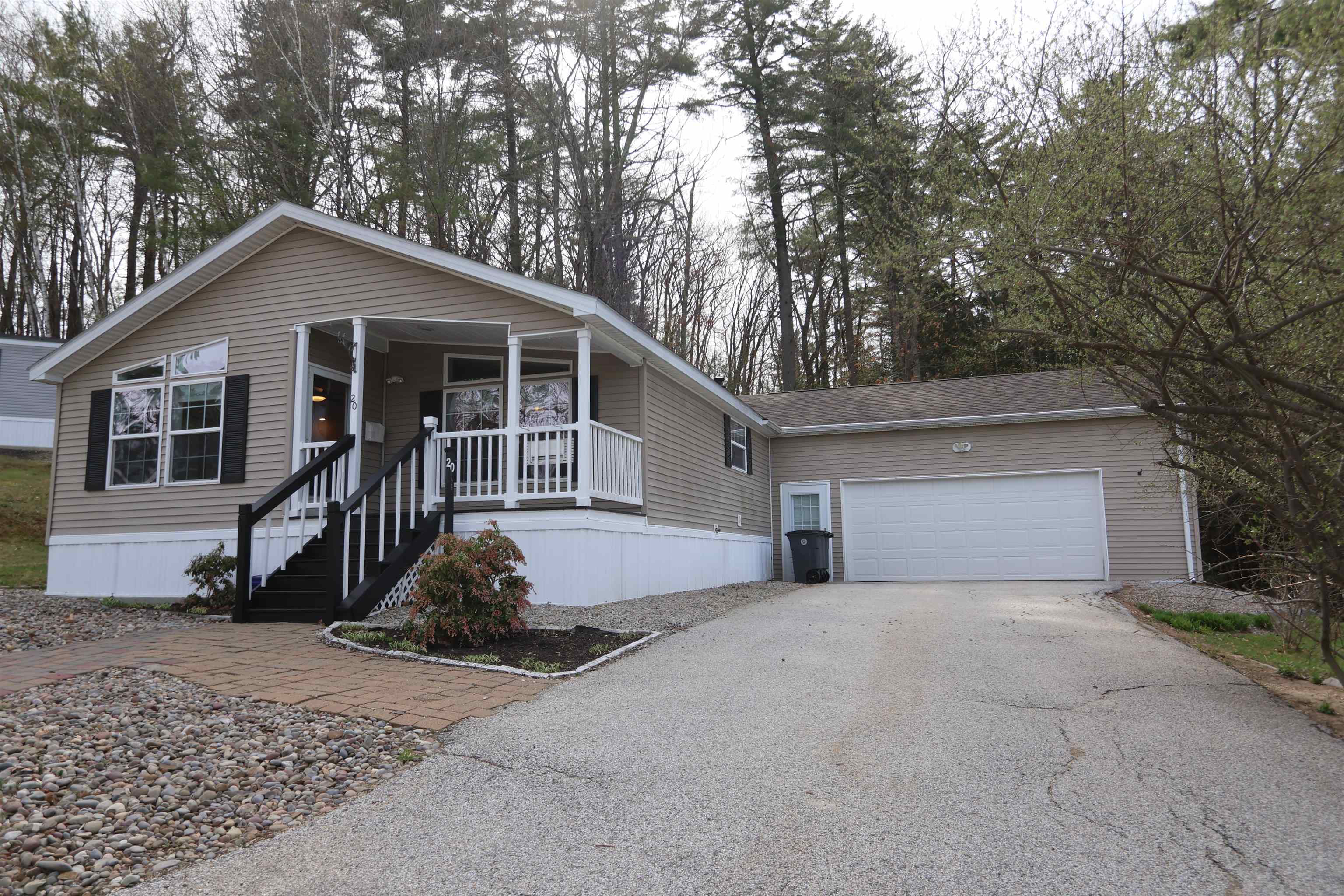 20 Kirkwood Road Hooksett, NH 03106 - Photo 2 of 26
