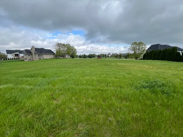 a view of building with outdoor space