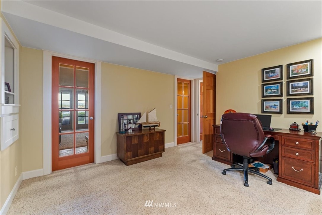 1707 Vernon Road Lake Stevens, WA 98258 - Photo 29 of 40 a view of workspace with furniture and cabinet