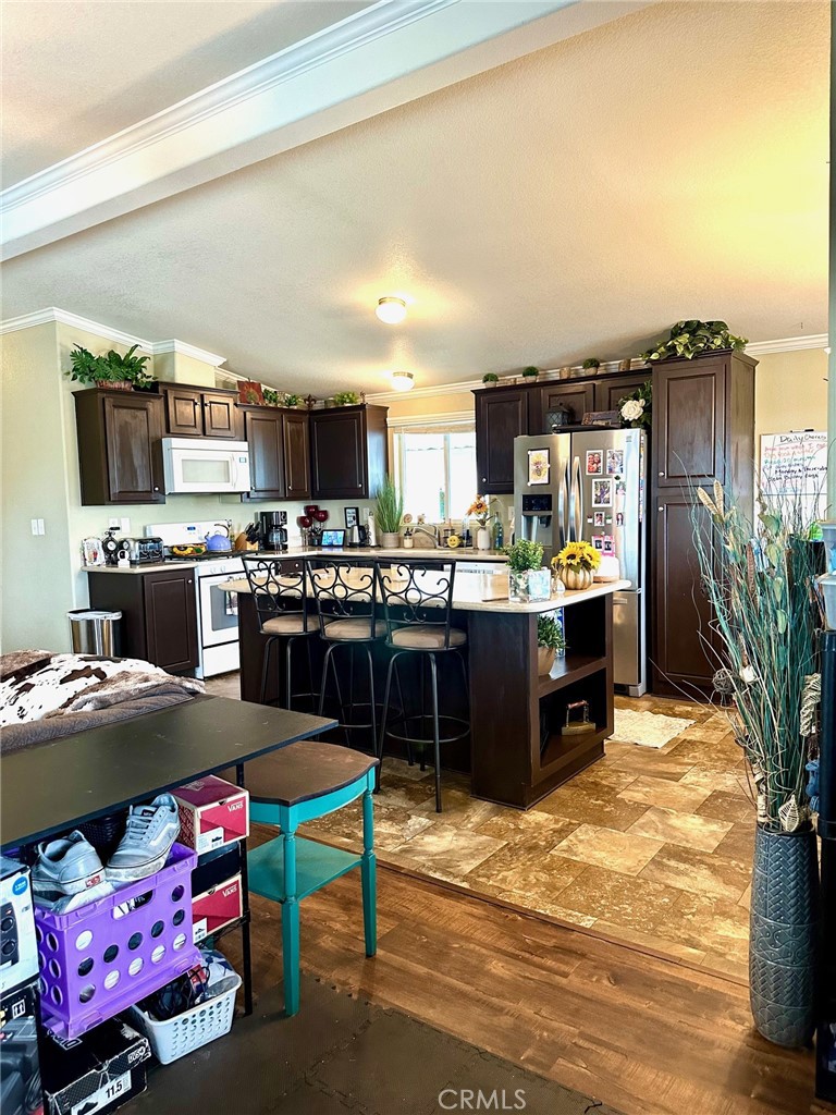 30000 Hasley Canyon Road, Unit 9 Valencia, CA 91384 - Photo 7 of 26 Kitchen Island