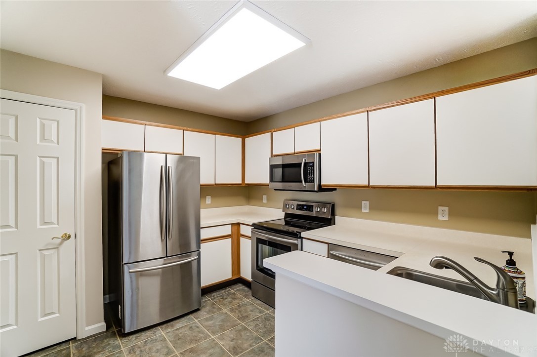 3930 West Summit Ridge Drive Beavercreek, OH 45430 - Photo 12 of 45