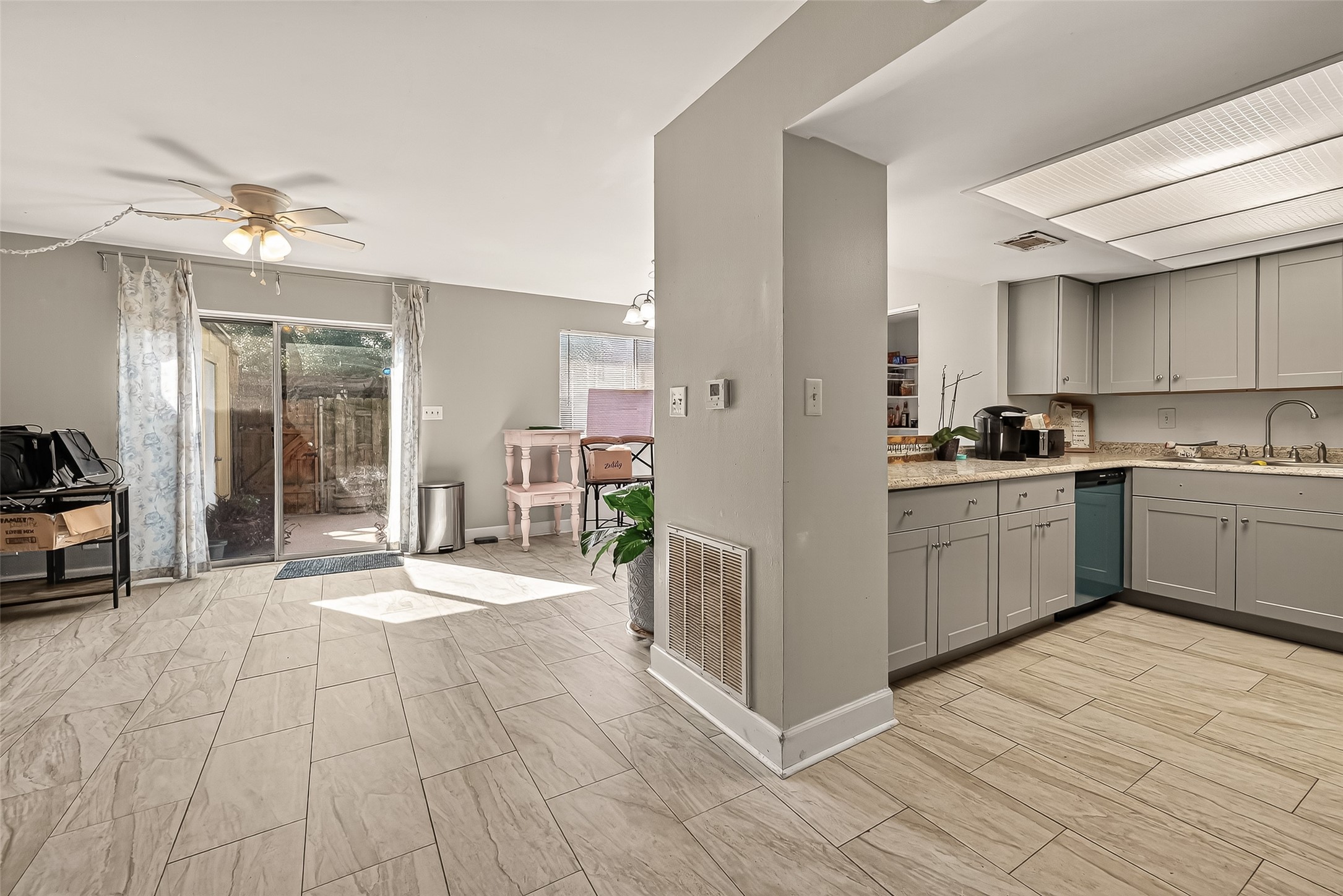 2267 Triway Lane, Unit 231 Houston, TX 77043 - Photo 16 of 38