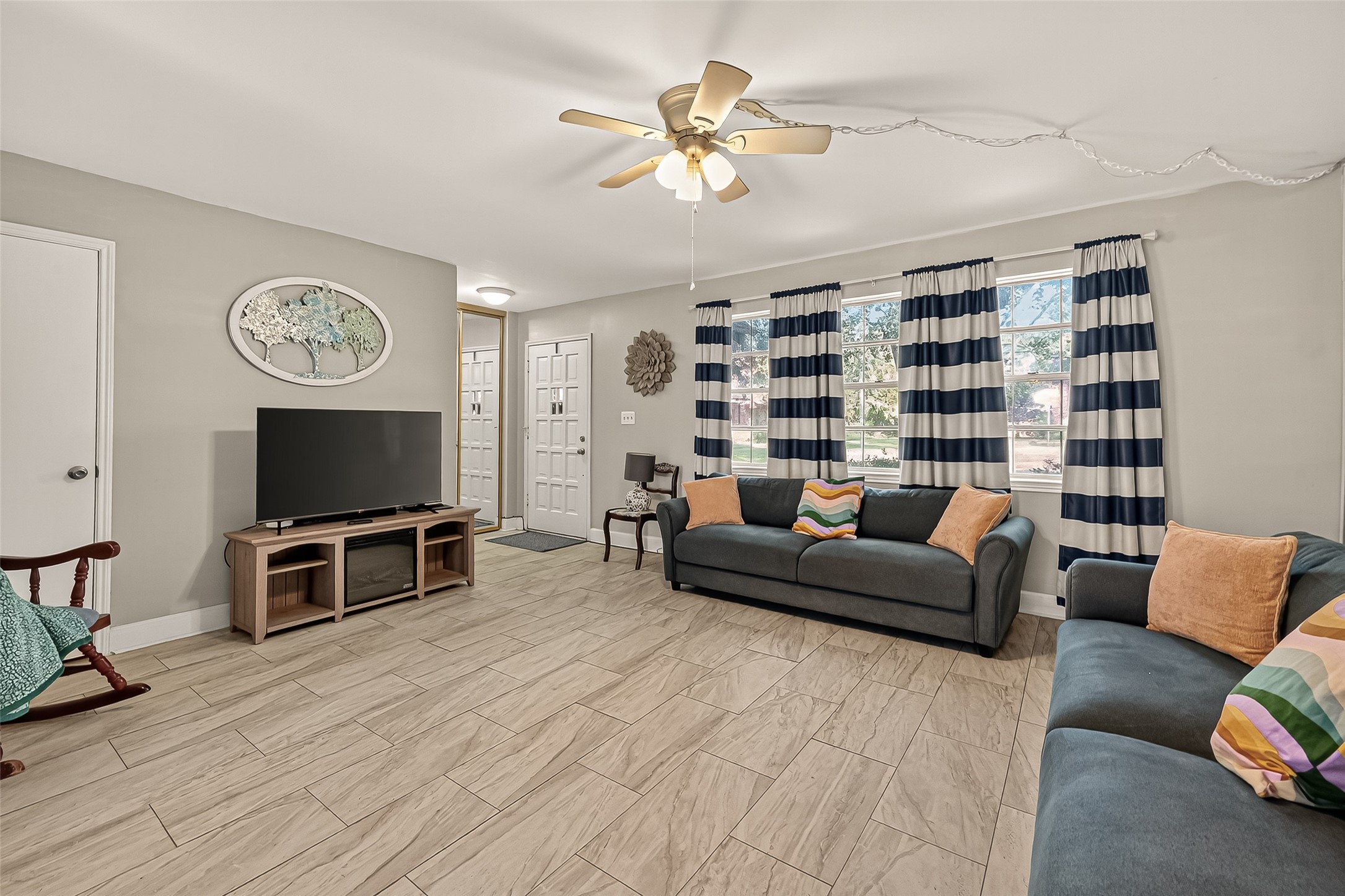 2267 Triway Lane, Unit 231 Houston, TX 77043 - Photo 9 of 38