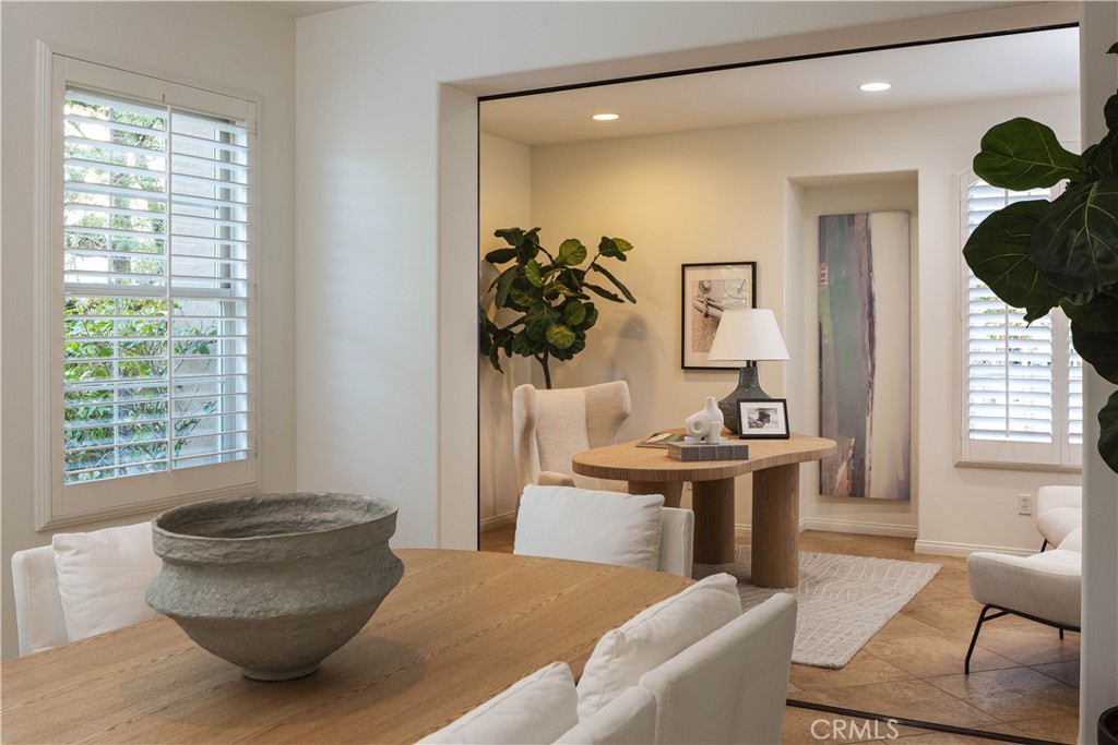 16 Via Elda San Clemente, CA 92673 - Photo 14 of 32 a living room with furniture and a potted plant