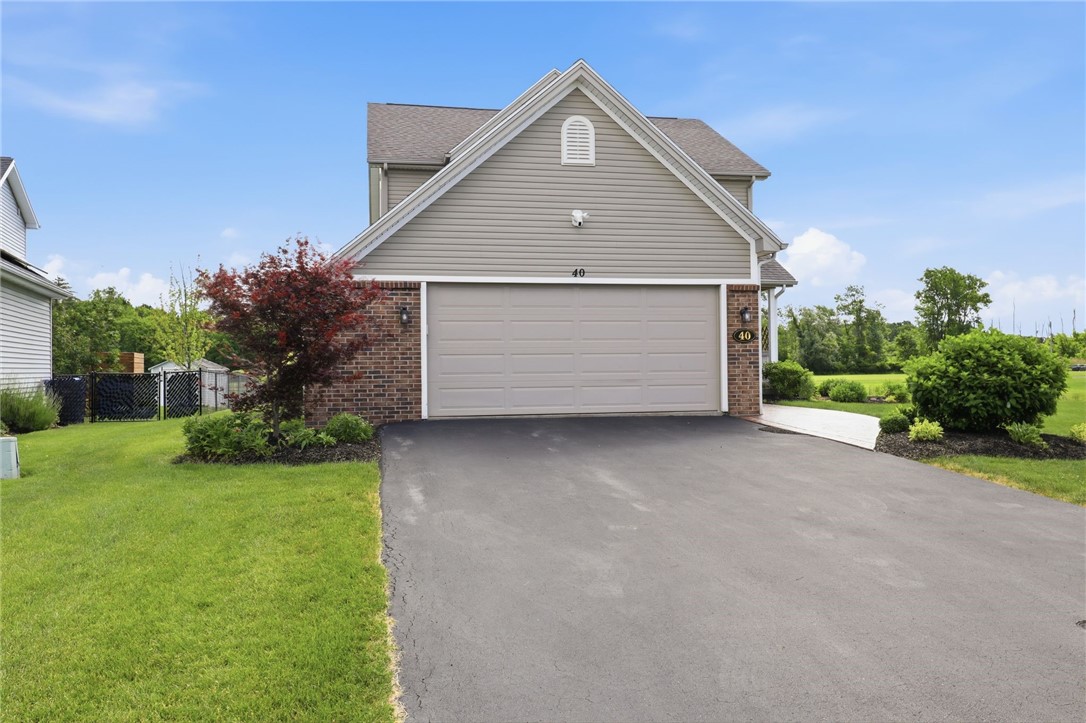 40 Wind Way Circle Rochester, NY 14624 - Photo 3 of 36