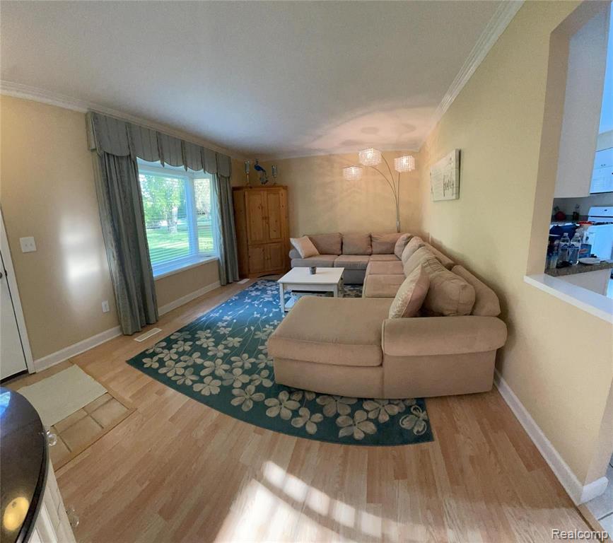 4538 Rohr Road Clarkston, MI 48348 - Photo 3 of 15