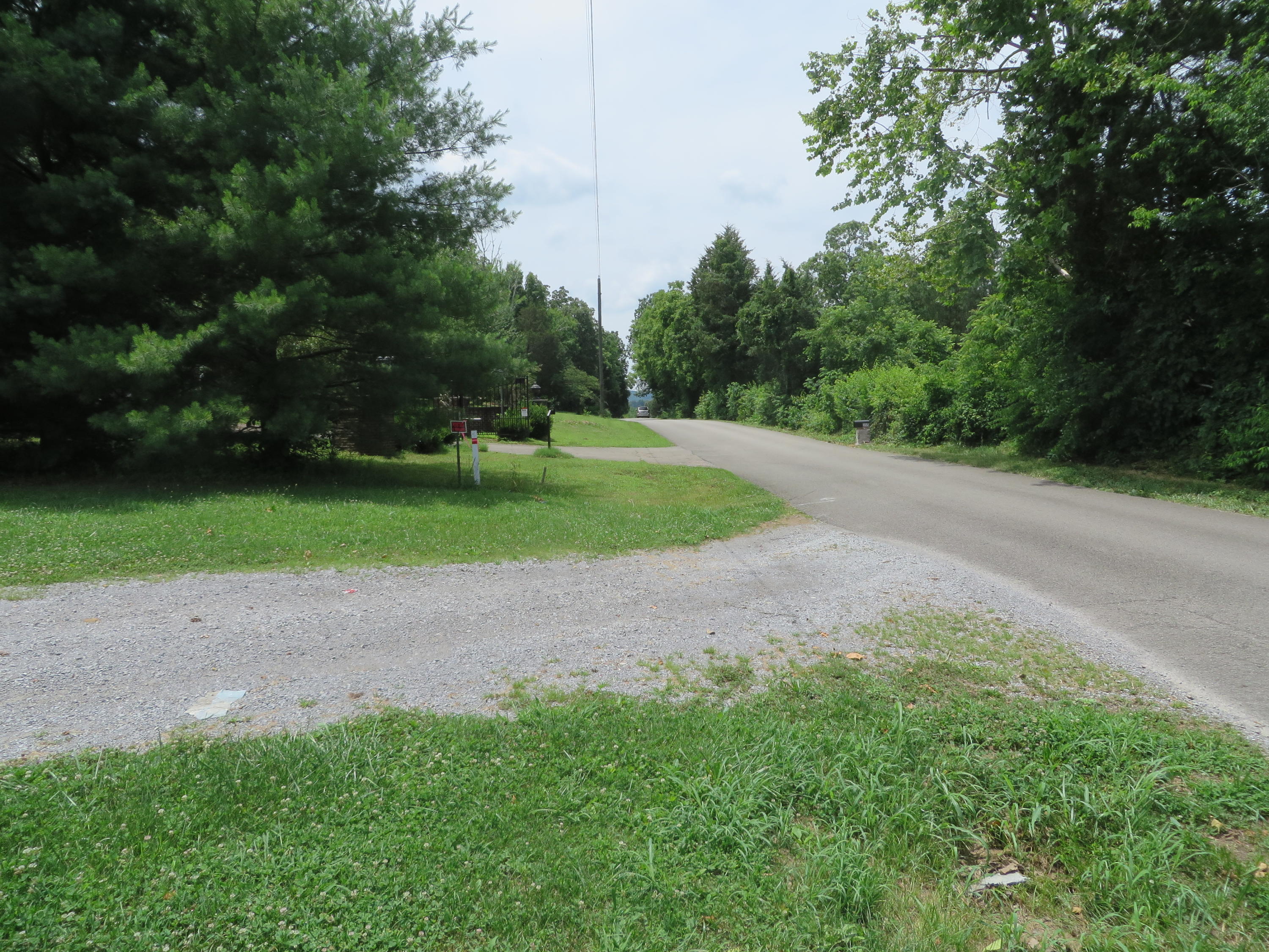 321 Gun Ridge Road Vonore, TN 37885 - Photo 3 of 39 IMG_2201