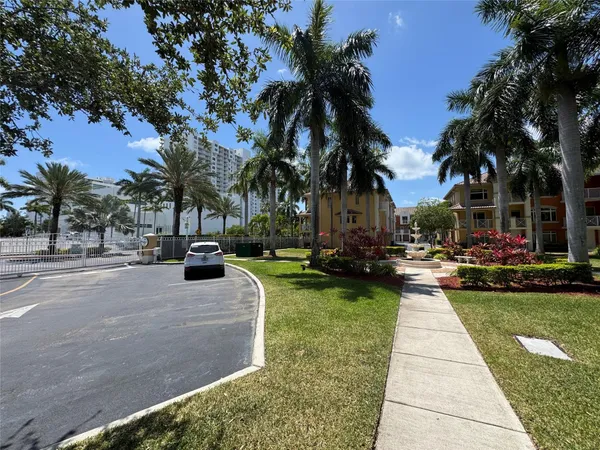 $5,100 | 2710 Northeast 184th Terrace, Aventura, FL 33160