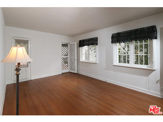6727 Milner Road Los Angeles, CA 90068 - Photo 22 of 32 Gallery Image 22