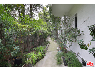 6727 Milner Road Los Angeles, CA 90068 - Photo 27 of 32 Gallery Image 27
