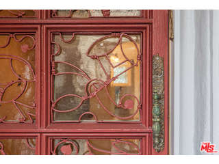 6727 Milner Road Los Angeles, CA 90068 - Photo 8 of 32 Gallery Image 8