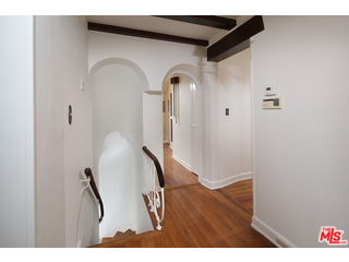 6727 Milner Road Los Angeles, CA 90068 - Photo 9 of 32 Gallery Image 9