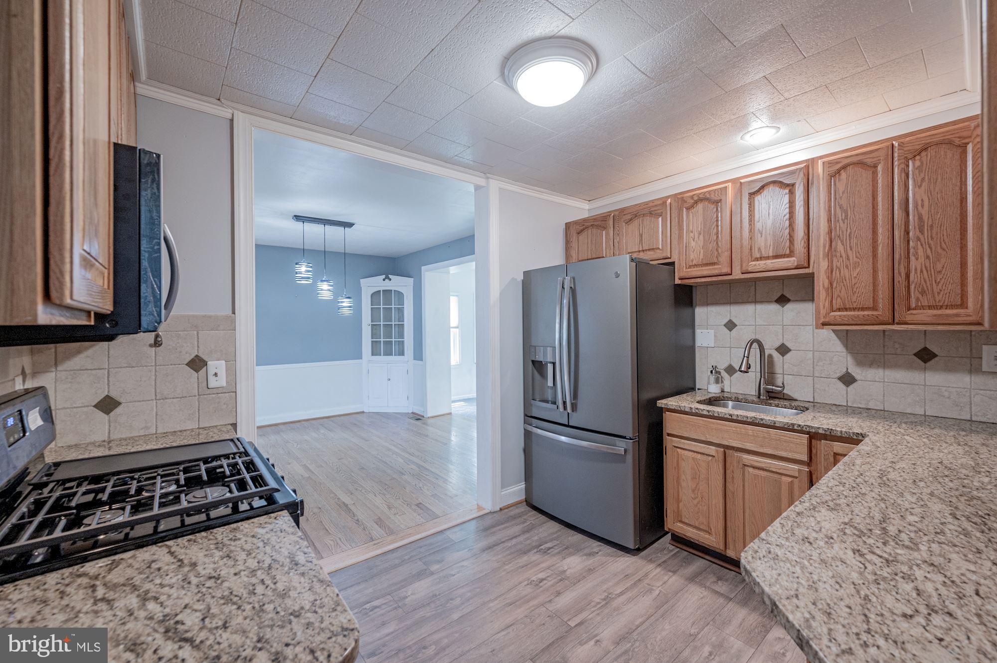 6 Tanglewood Road Baltimore, MD 21228 - Photo 11 of 33 Kitchen