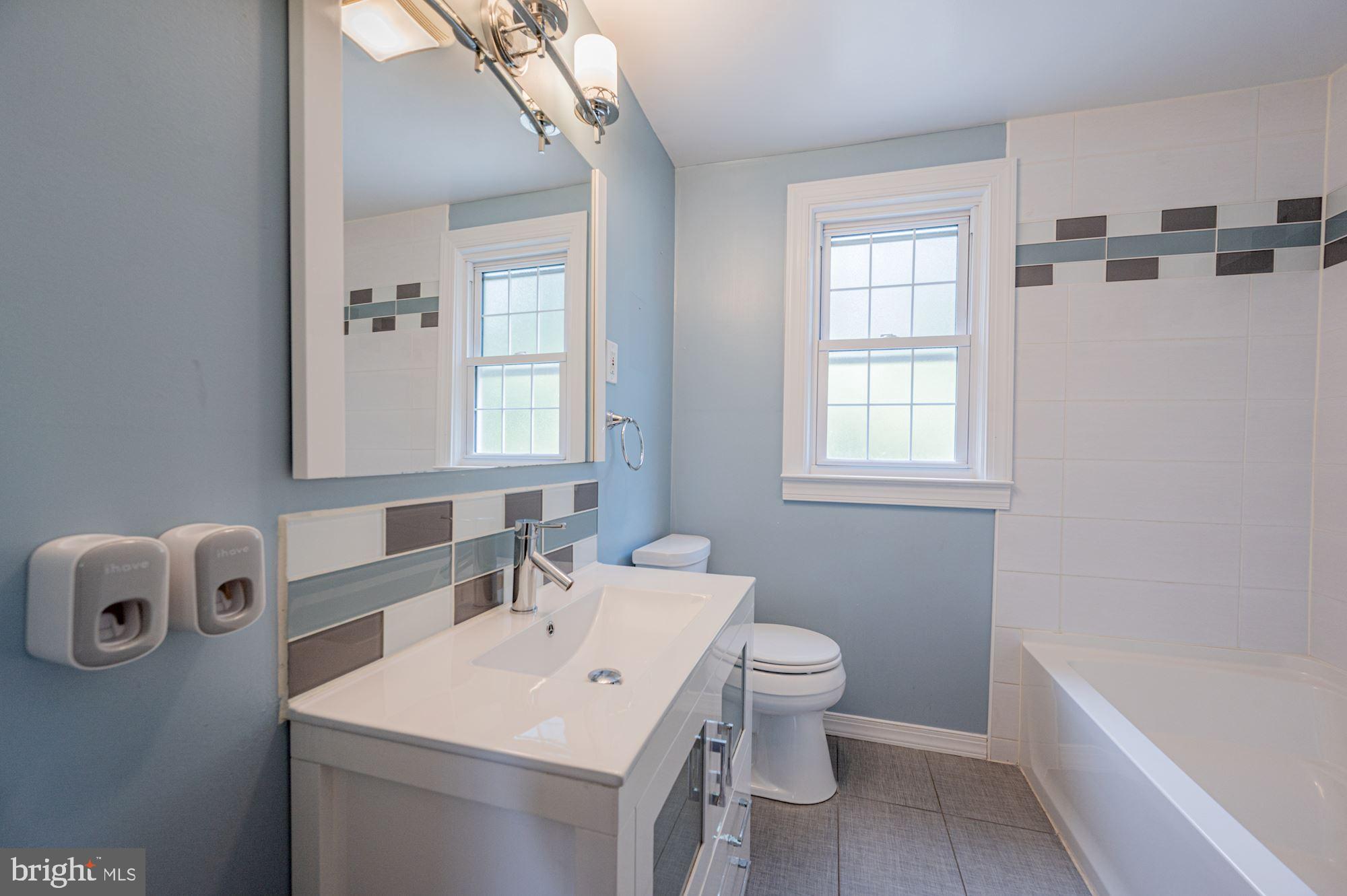 6 Tanglewood Road Baltimore, MD 21228 - Photo 18 of 33 Full Bath