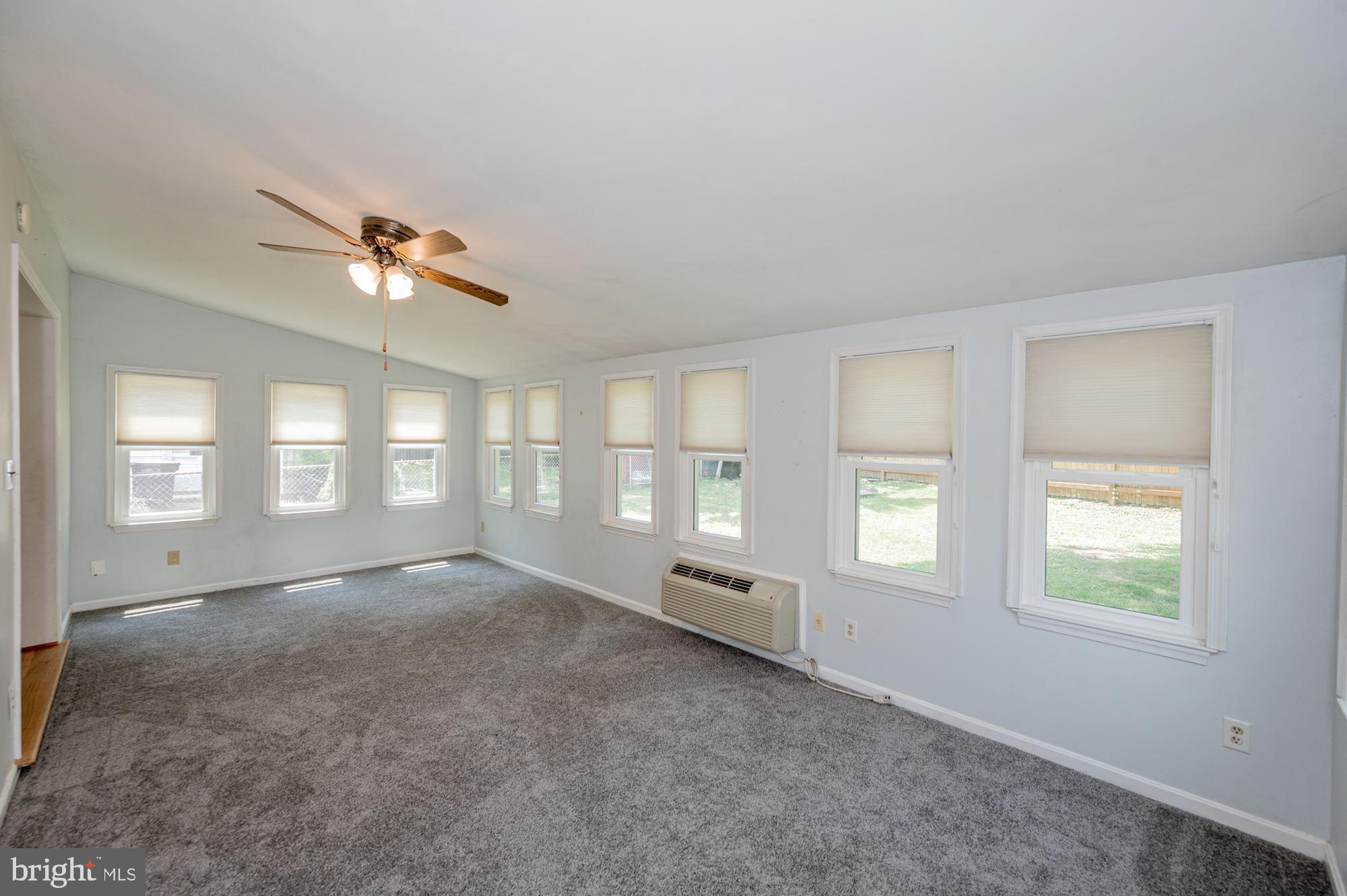 6 Tanglewood Road Baltimore, MD 21228 - Photo 8 of 33 Sunroom