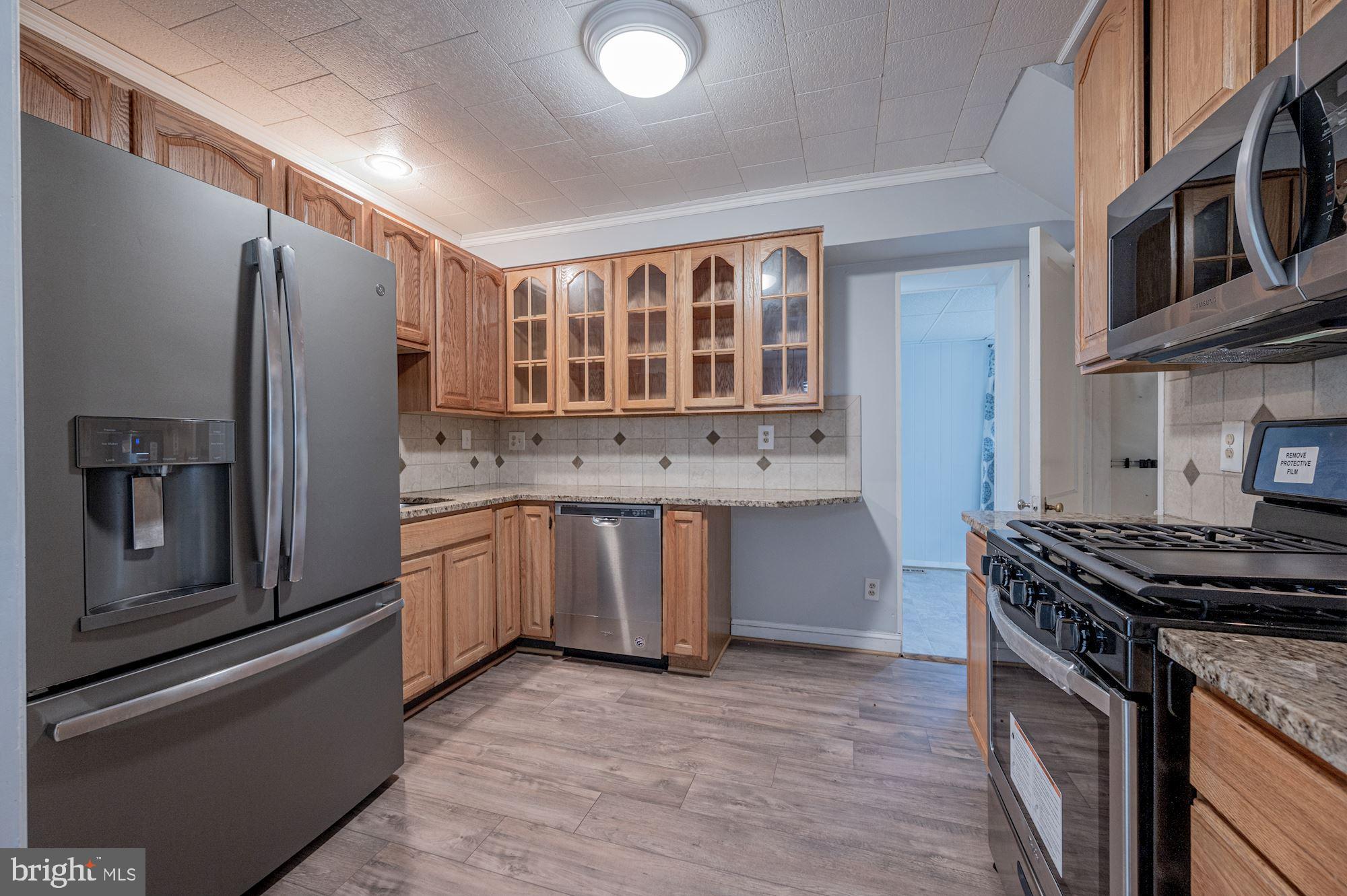 6 Tanglewood Road Baltimore, MD 21228 - Photo 9 of 33 Kitchen